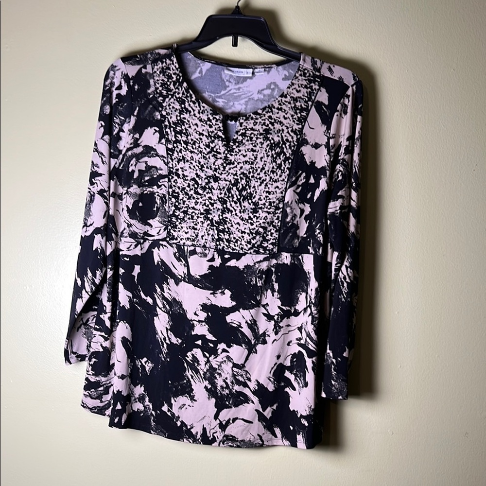 Susan Graver Women's mob wife, granny core, boho,Black and Pink Patterned Top